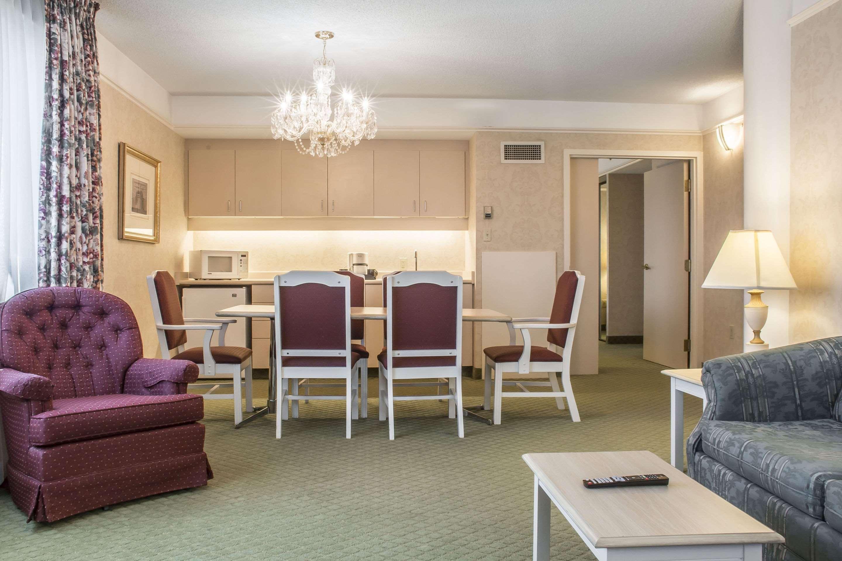 Clarion Hotel & Conference Centre Fort Erie Buitenkant foto