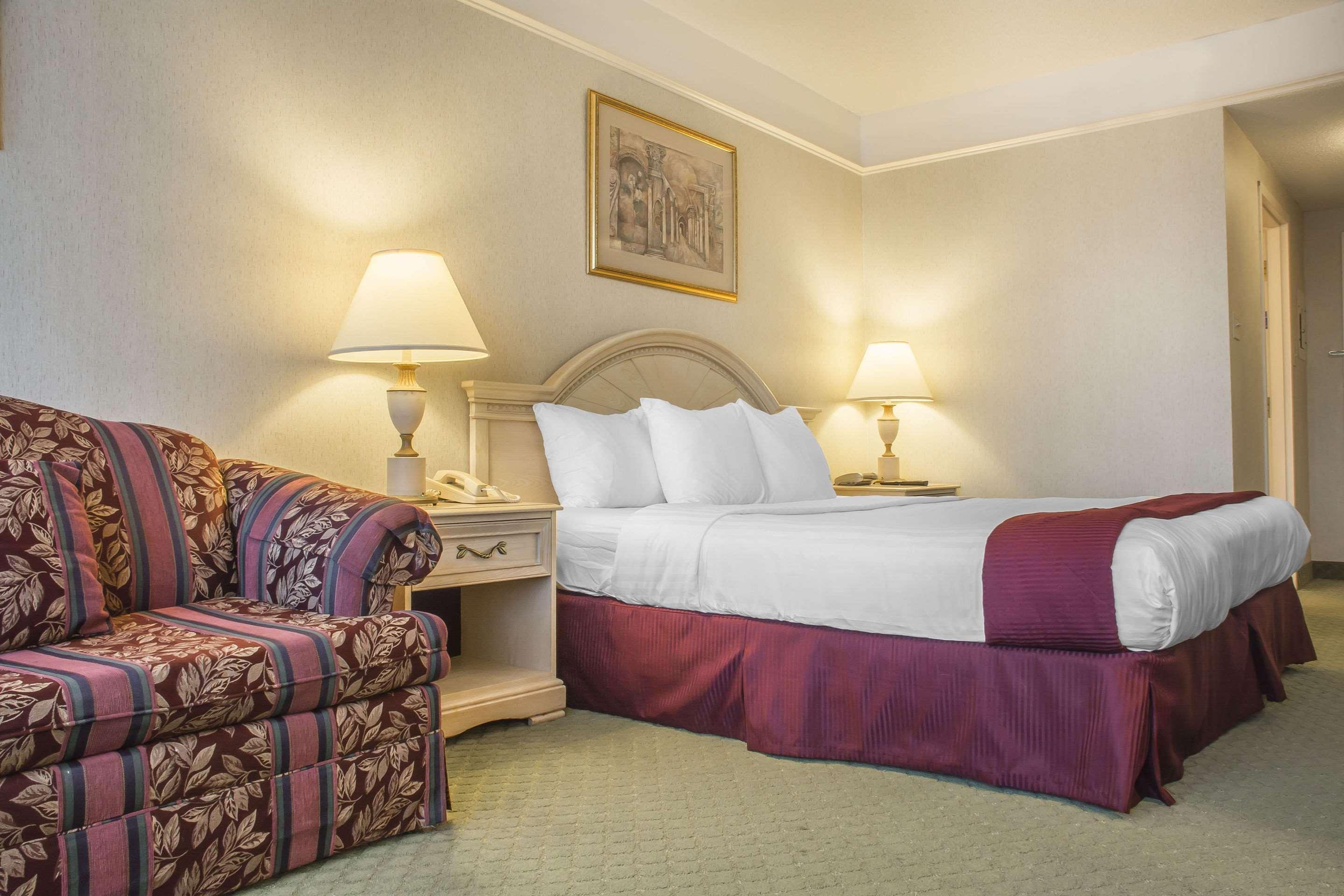 Clarion Hotel & Conference Centre Fort Erie Buitenkant foto