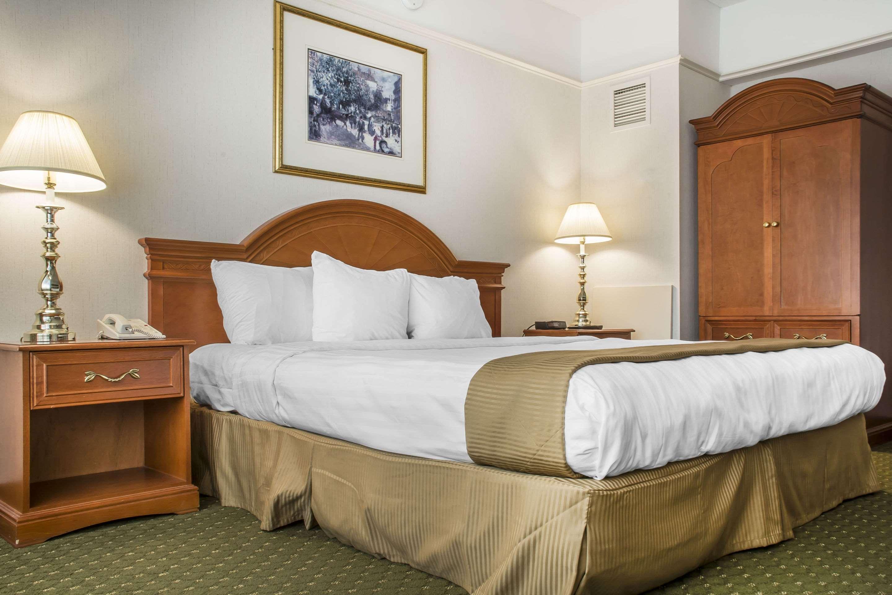 Clarion Hotel & Conference Centre Fort Erie Buitenkant foto