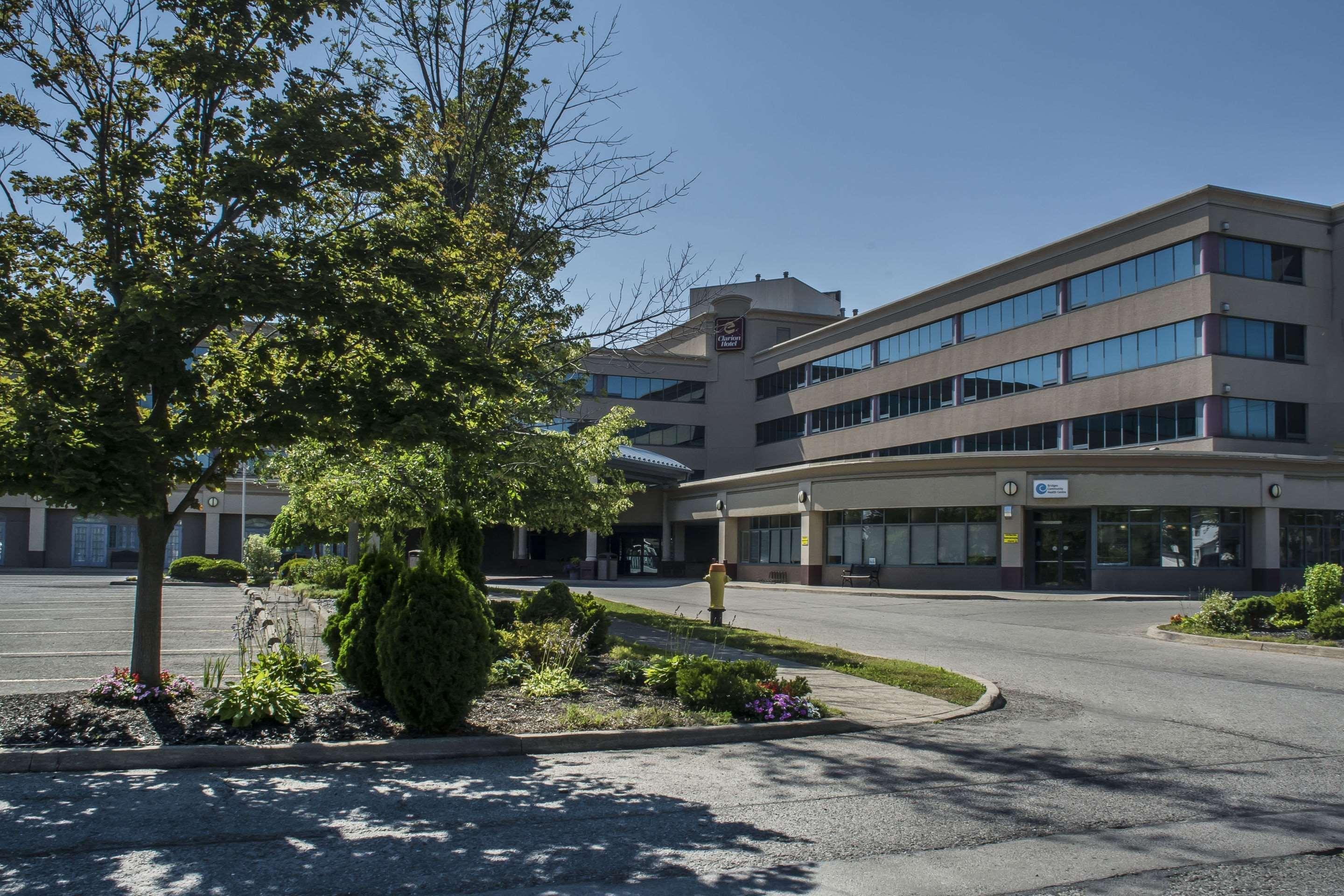 Clarion Hotel & Conference Centre Fort Erie Buitenkant foto