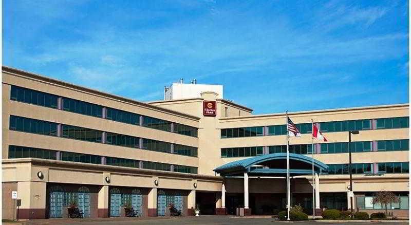 Clarion Hotel & Conference Centre Fort Erie Buitenkant foto