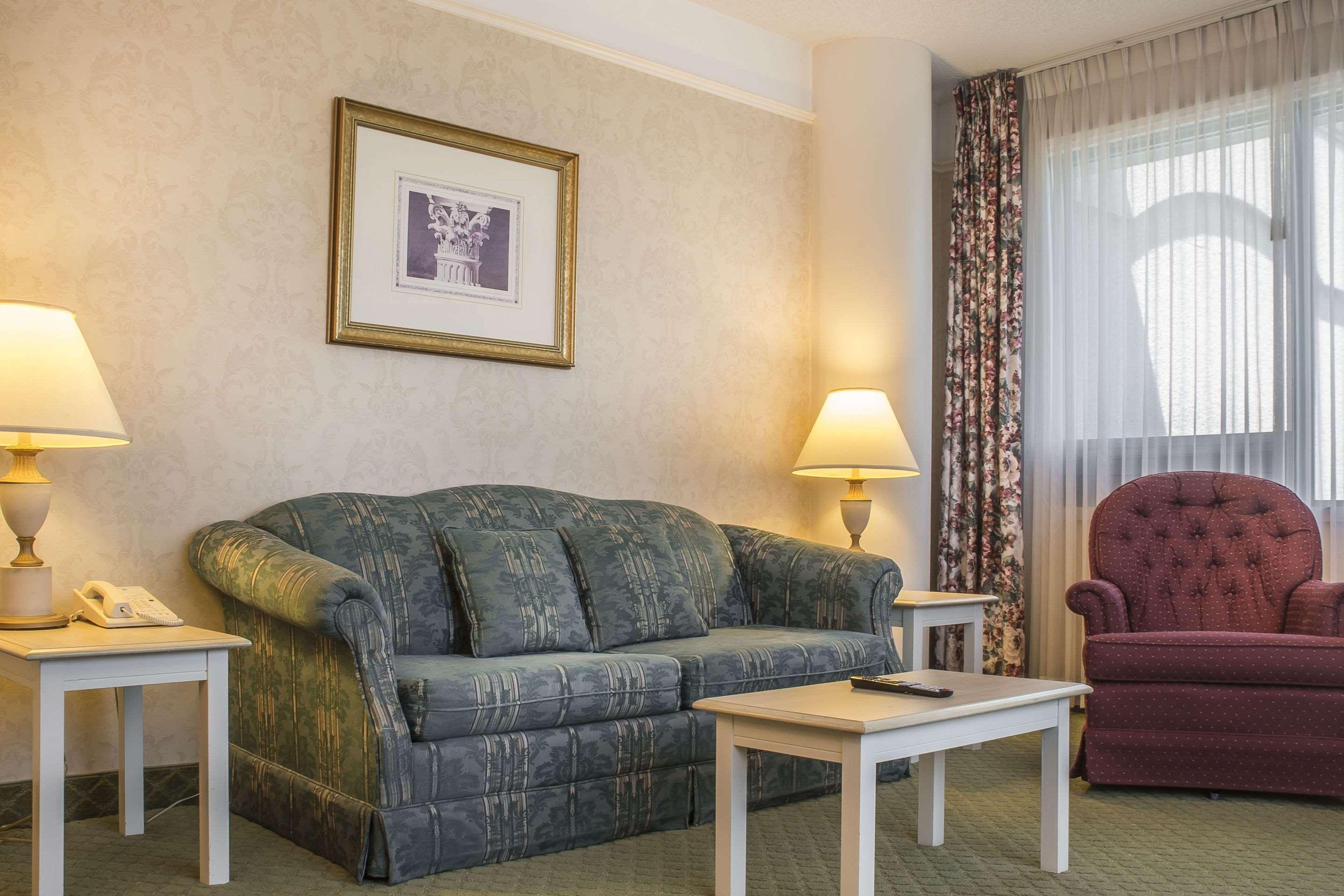 Clarion Hotel & Conference Centre Fort Erie Buitenkant foto