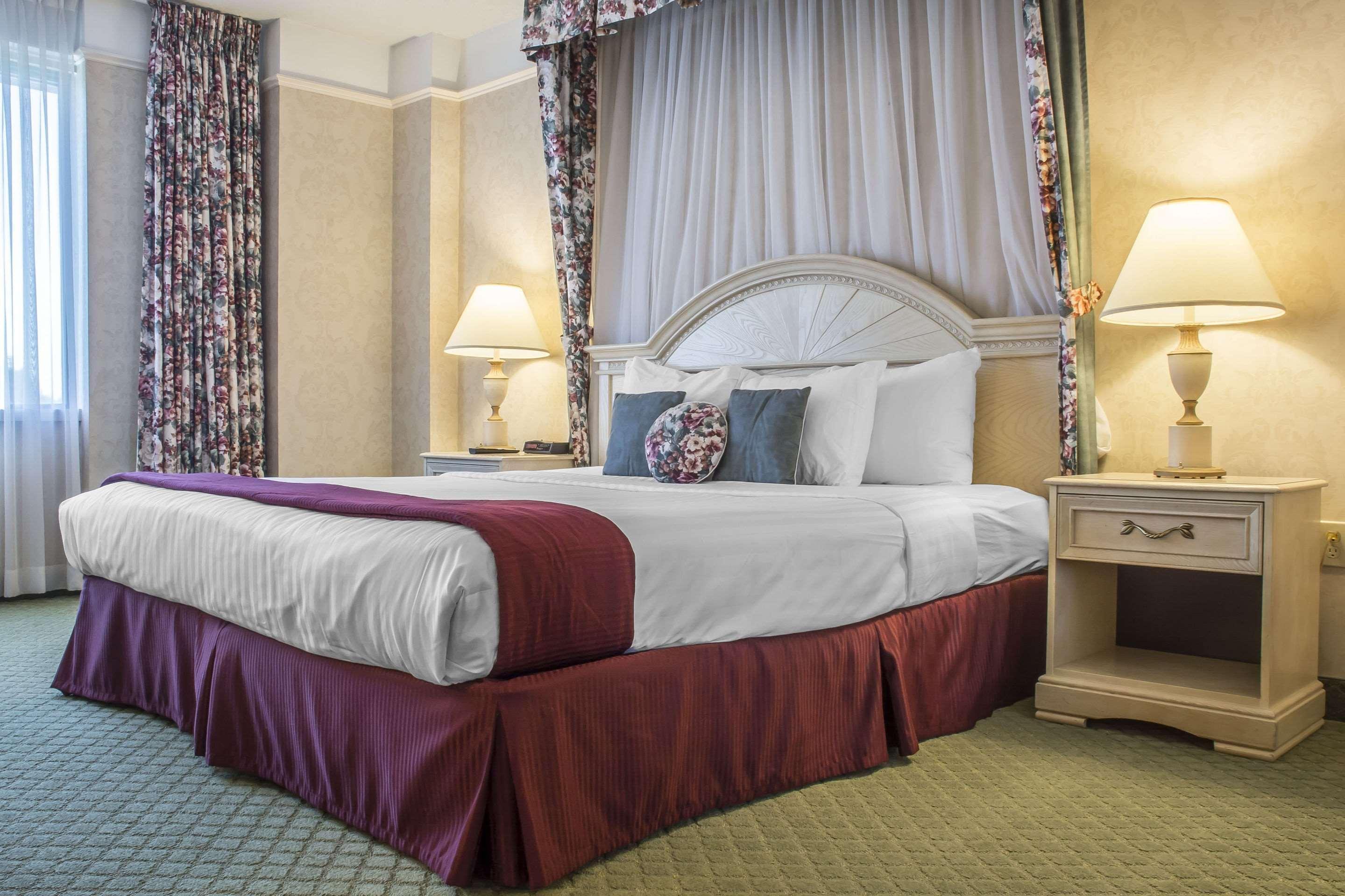 Clarion Hotel & Conference Centre Fort Erie Buitenkant foto