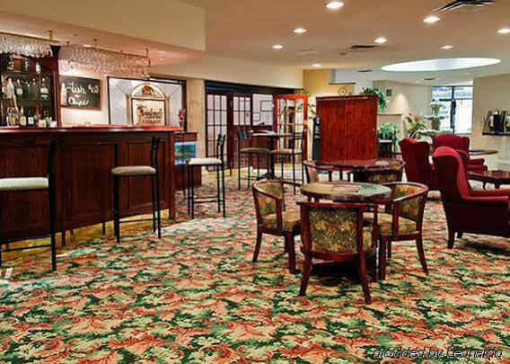 Clarion Hotel & Conference Centre Fort Erie Buitenkant foto